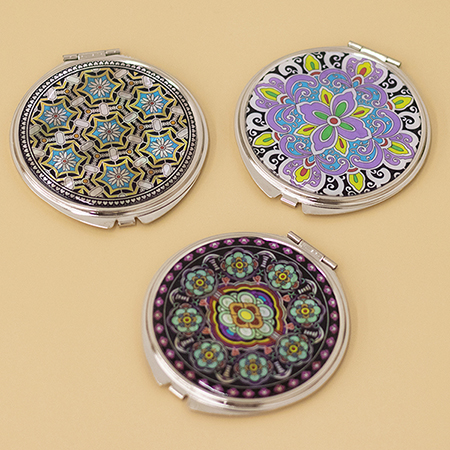 정교한 나전칠기 접이식 원형 휴대용 손거울 정교한 나전칠기 접이식 원형 휴대용 손거울