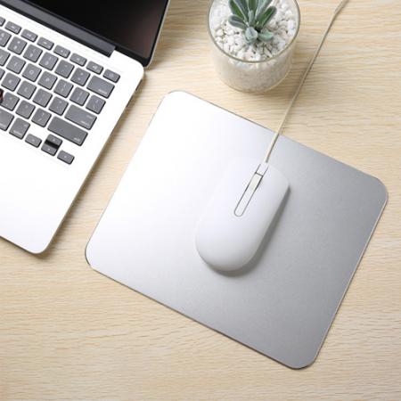 심플 슬림형 알루미늄 게이밍 마우스패드