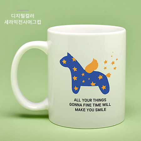 아이스 드링크 일러스트 화이트 도자기 머그컵 아이스 드링크 일러스트 화이트 도자기 머그컵