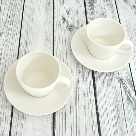 프리미엄 화이트 도자기 커피잔 받침세트 4P 프리미엄 화이트 도자기 커피잔 받침세트 4P